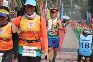 BIB: 41403, 46930
                            <button type="button" onclick="openModal(8242212)" class="btn btn-primary btn-sm float-right btn-popup" data-toggle="modal" data-target=".modal-high-quality">
                        <i class="fas fa-shopping-cart"></i> Add to Cart
                    </button>
                                            <button type="button" onclick="isThisMe(8242212, true)" class="btn btn-success btn-sm float-right btn-popup btn-isme hidden" data-toggle="tooltip" data-placement="bottom" title="นี่คือรูปของคุณใช่ไหม คลิกที่นี่เพื่อเอาเข้าอัลบั้ม">
                        <i class="fas fa-plus"></i> Add to album
                    </button>
                    <button type="button" onclick="isThisMe(8242212, false)" class="btn btn-warning btn-sm float-right btn-popup btn-isnotme hidden">
                        <i class="fas fa-ban"></i> Remove from album
                    </button>